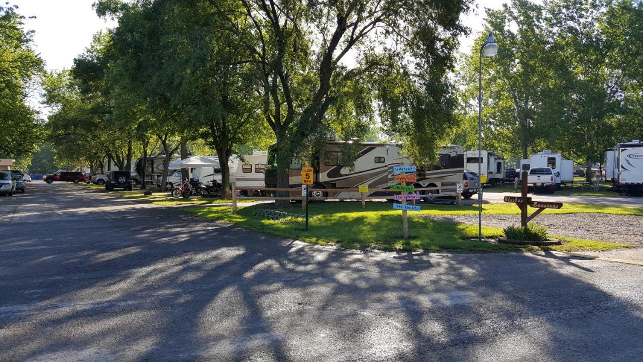 Sandusky Koa Holiday Campground Hotel Exterior photo