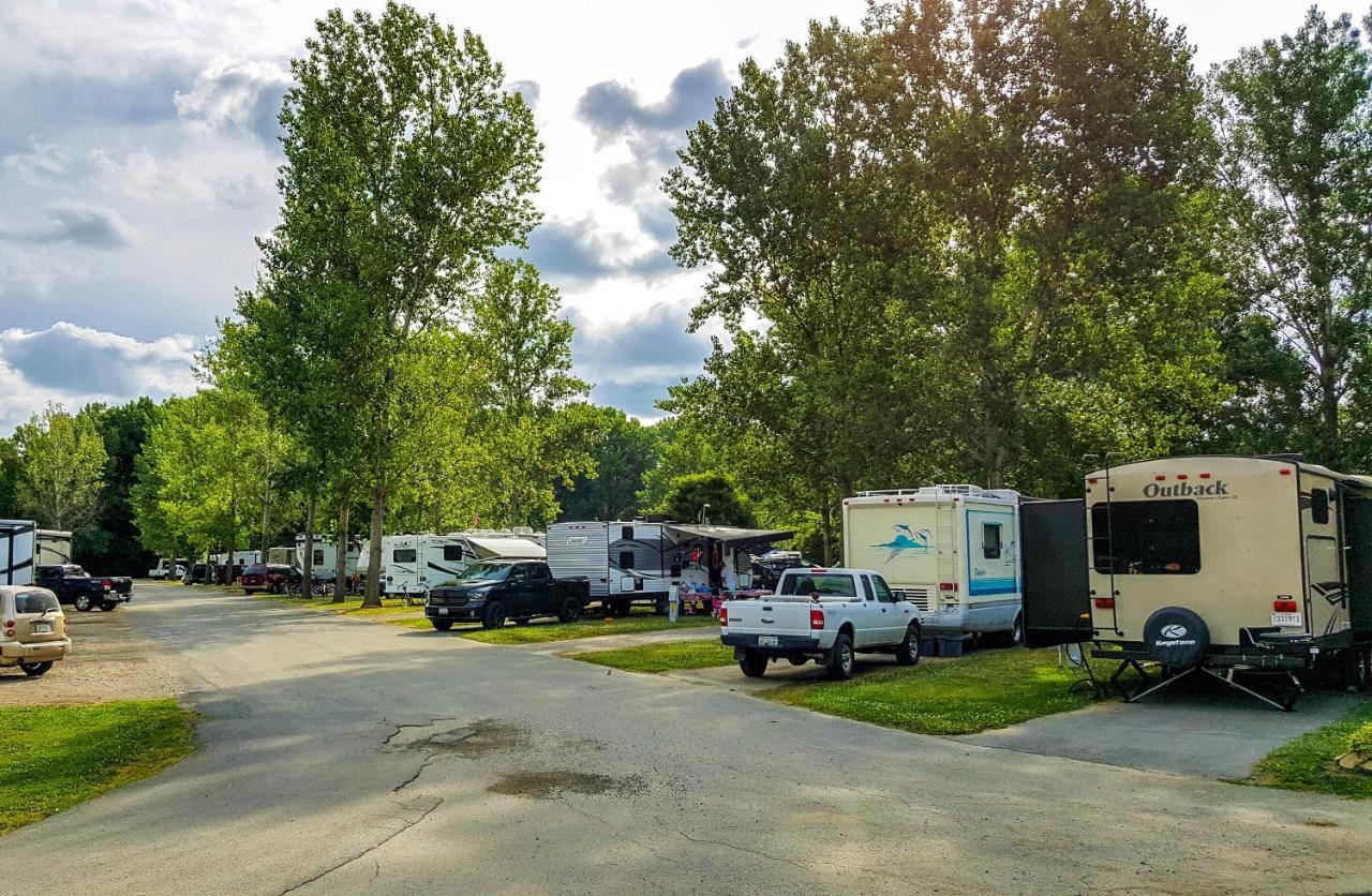 Sandusky Koa Holiday Campground Hotel Exterior photo